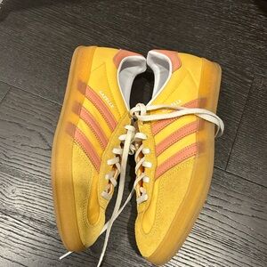Adidas Yellow Sneakers gazelle